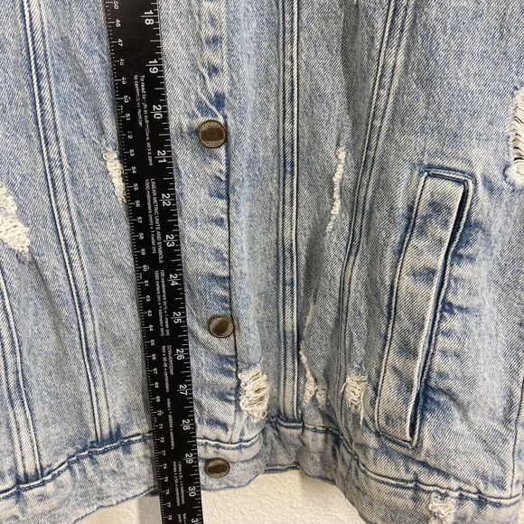 Social Tourist Jacket Large Distressed Denim Trucker Los Angeles California - Picture 9 of 16